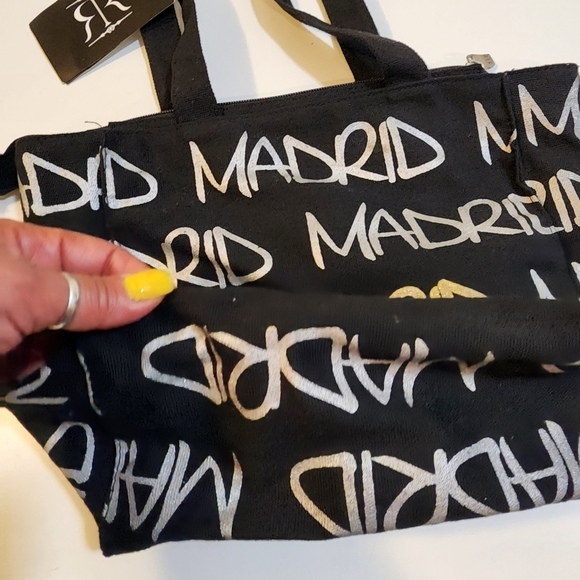 ROBIN RUTH Black Canvas Zip clousere Tote NWT - Picture 2 of 13